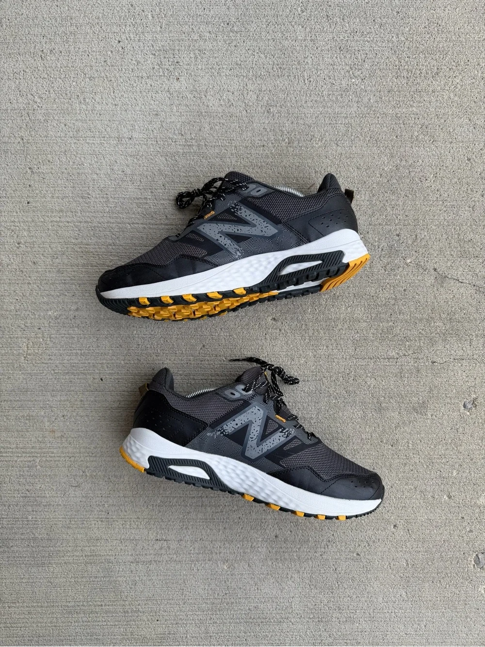 New Balance 410v8 Trail Running Shoes Mens Size 11.5 4E Wide Grey/Black MT410LG8